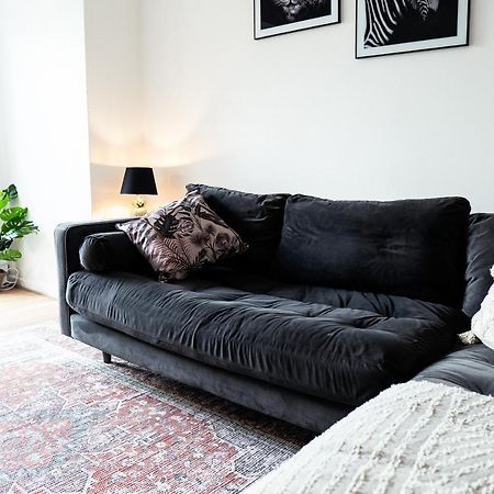 Large 4 Bedroomproperty Driveway And 3 Bathrooms Burton Latimer エクステリア 写真